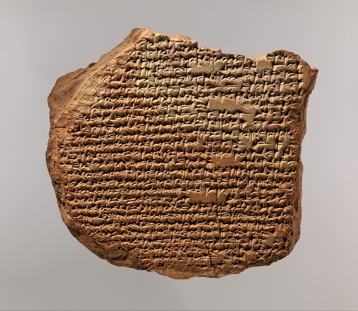 In Ton geritzte Keilschrift